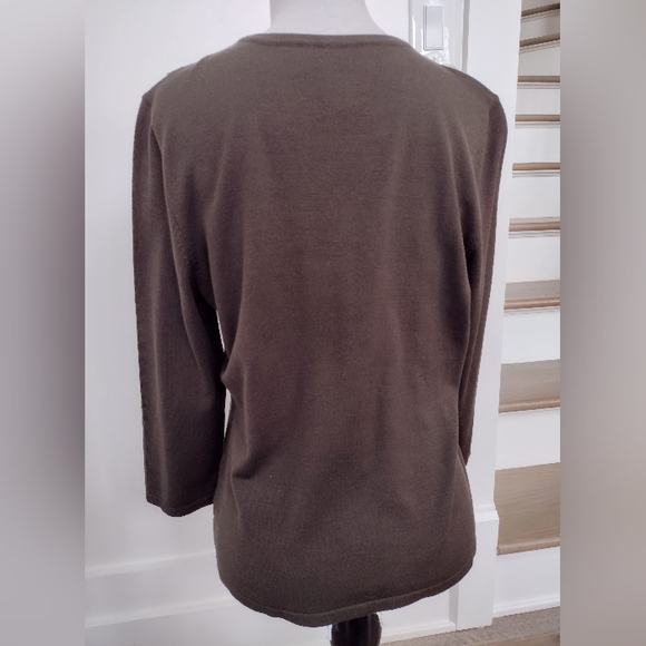 Like New W's Medium Doncaster Sport Dark Olive Green 3/4 Sleeve Blouse 80% Silk - Picture 6 of 12